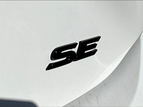 New 2026 Toyota Camry Hybrid image 12