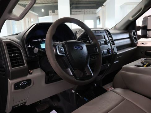 Used 2017 Ford F350 XL AWD/4WD image 9