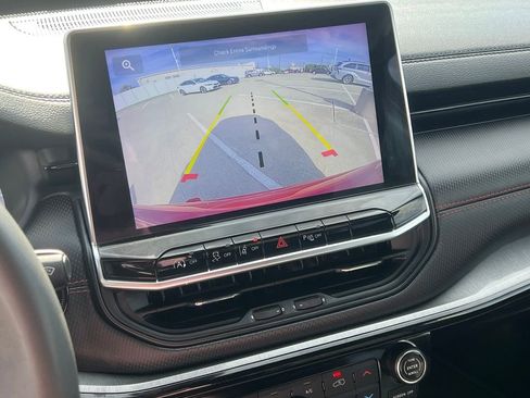 Used 2023 Jeep Compass Trailhawk image 20