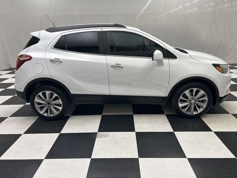 Used 2020 Buick Encore Preferred image 2