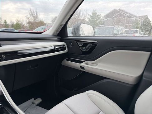 New 2026 Lincoln Aviator AWD image 20