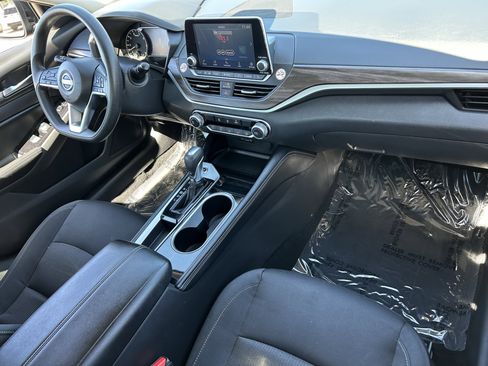 Used 2023 Nissan Altima 2.5 SV image 11