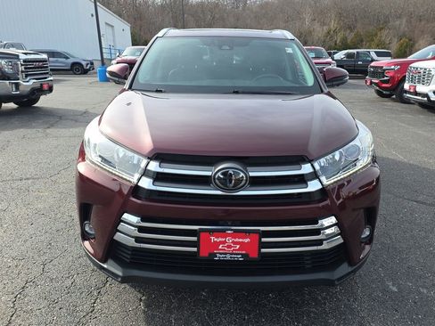 Used 2019 Toyota Highlander Limited Platinum image 3