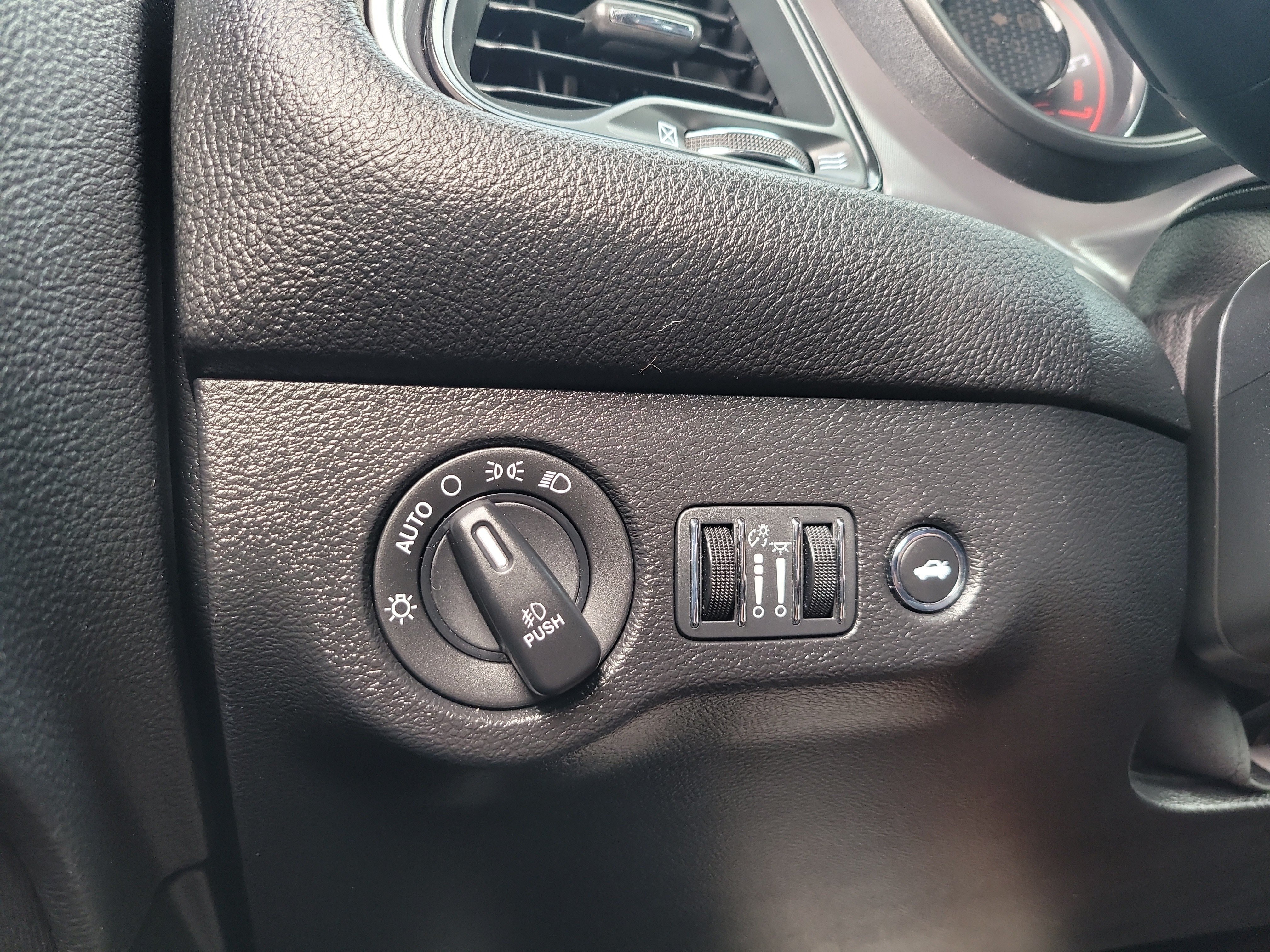 Used 2022 Dodge Challenger GT RWD image 29