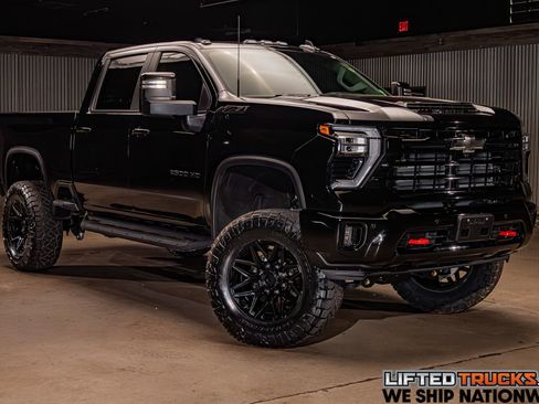 Used 2026 Chevrolet Silverado 2500 LT w/ Trail Boss Package AWD/4WD image 1