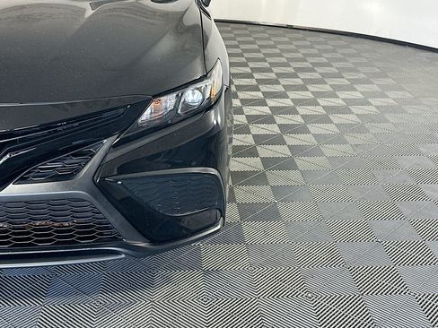 Used 2023 Toyota Camry SE FWD image 9