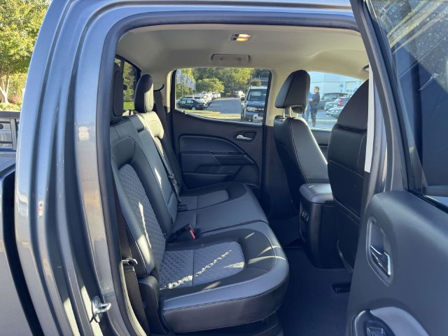 Used 2022 Chevrolet Colorado Z71 AWD/4WD image 12