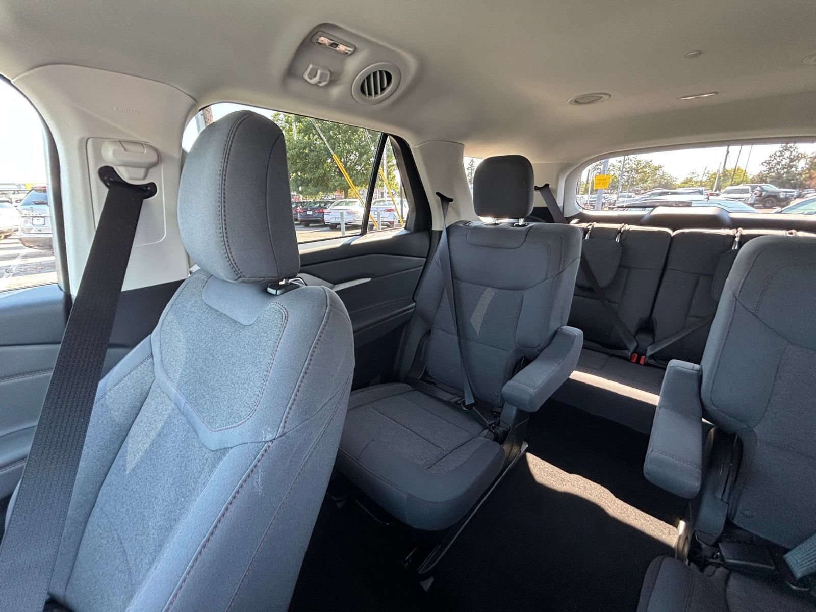 Used 2026 Ford Explorer Active AWD/4WD image 40