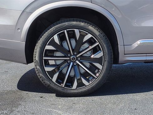 New 2026 Volvo XC90 B6 Plus image 32