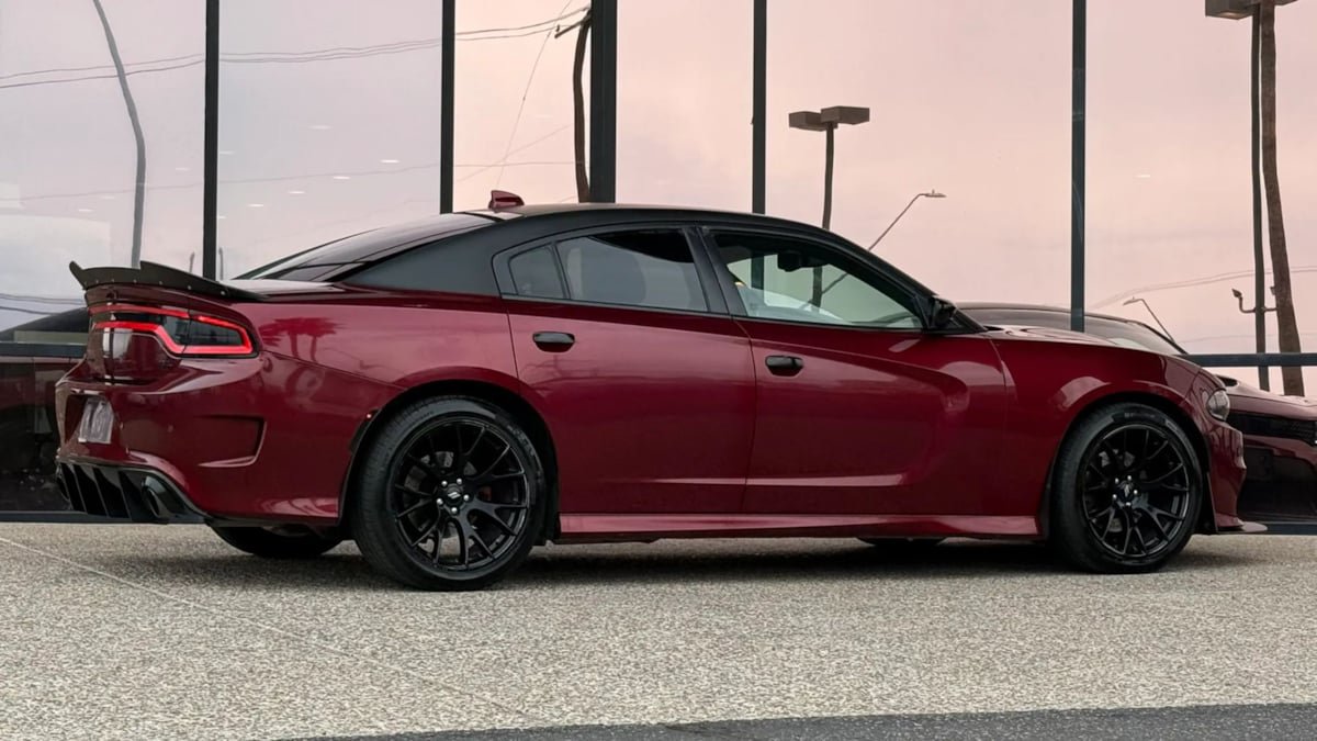 Used 2019 Dodge Charger R/T w/ Blacktop Package RWD image 13