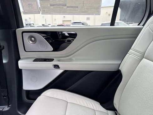 New 2025 Lincoln Aviator Black Label image 15