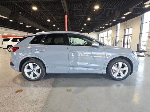Used 2022 Audi Q4 e-tron Premium w/ Convenience Package image 4
