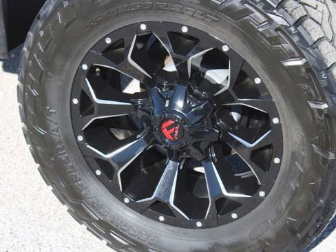 Used 2024 GMC Sierra 2500 AT4 w/ AT4 Premium Plus Package image 17