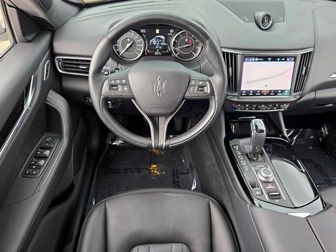 Used 2023 Maserati Levante GT AWD/4WD image 12