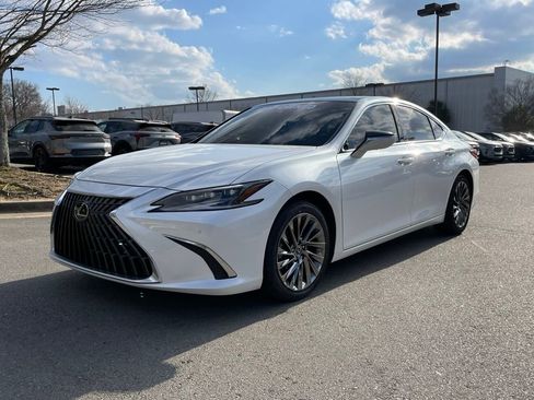 Used 2025 Lexus ES 350 Ultra Luxury w/ Accessory Package (Z2) image 3