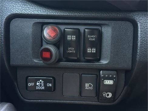 Used 2019 Toyota Tacoma SR5 AWD/4WD image 26
