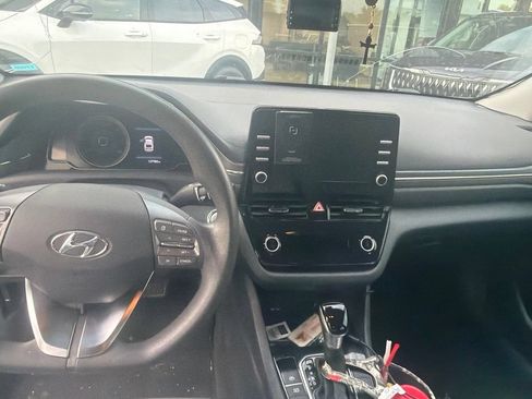 Used 2022 Hyundai Ioniq Blue FWD image 16