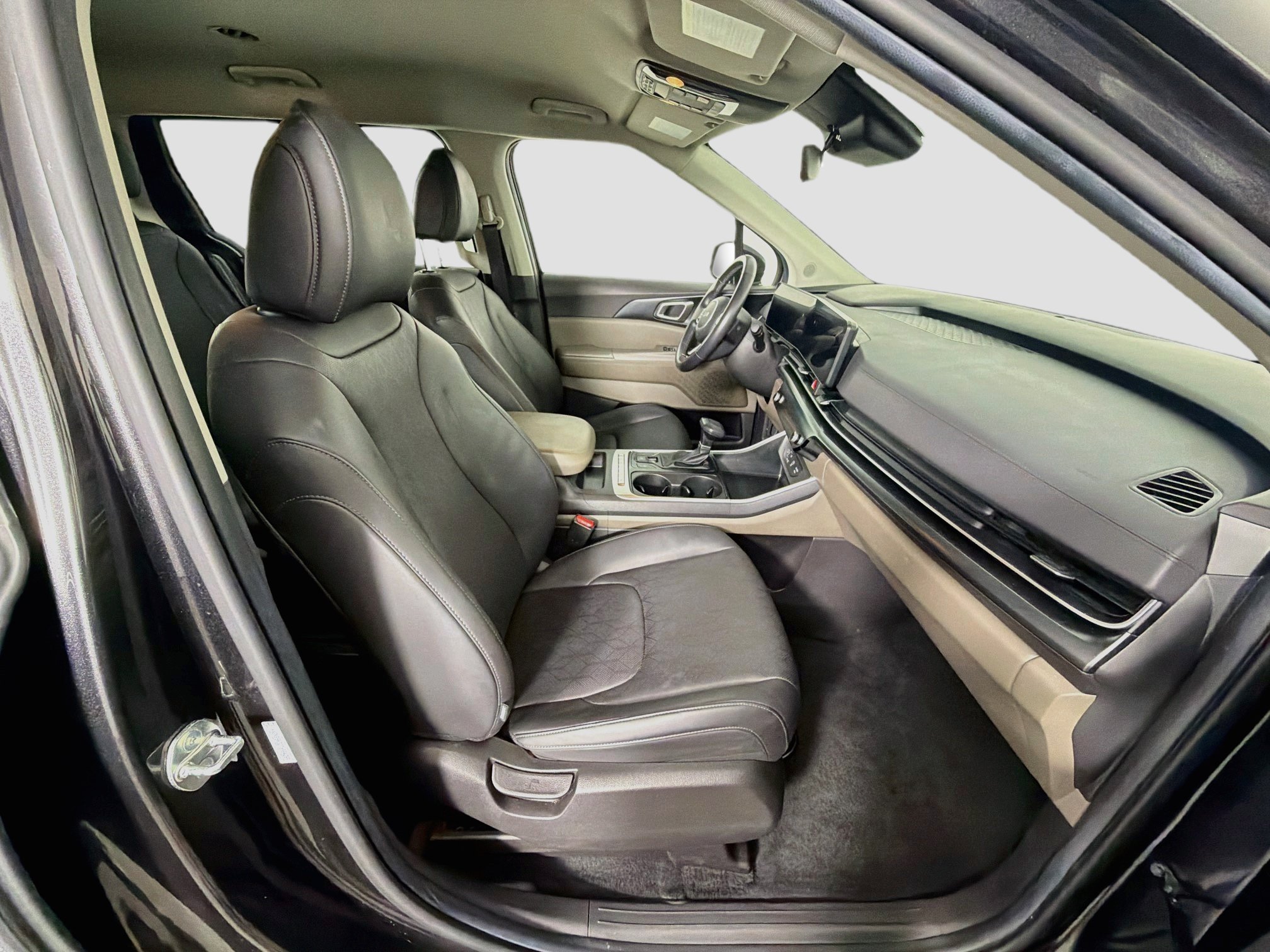 Used 2026 Kia Carnival FWD image 33