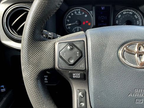 Used 2020 Toyota Tacoma SR5 image 20