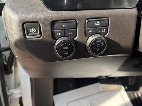 Used 2024 Chevrolet Silverado 3500 LT w/ Convenience Package AWD/4WD image 12