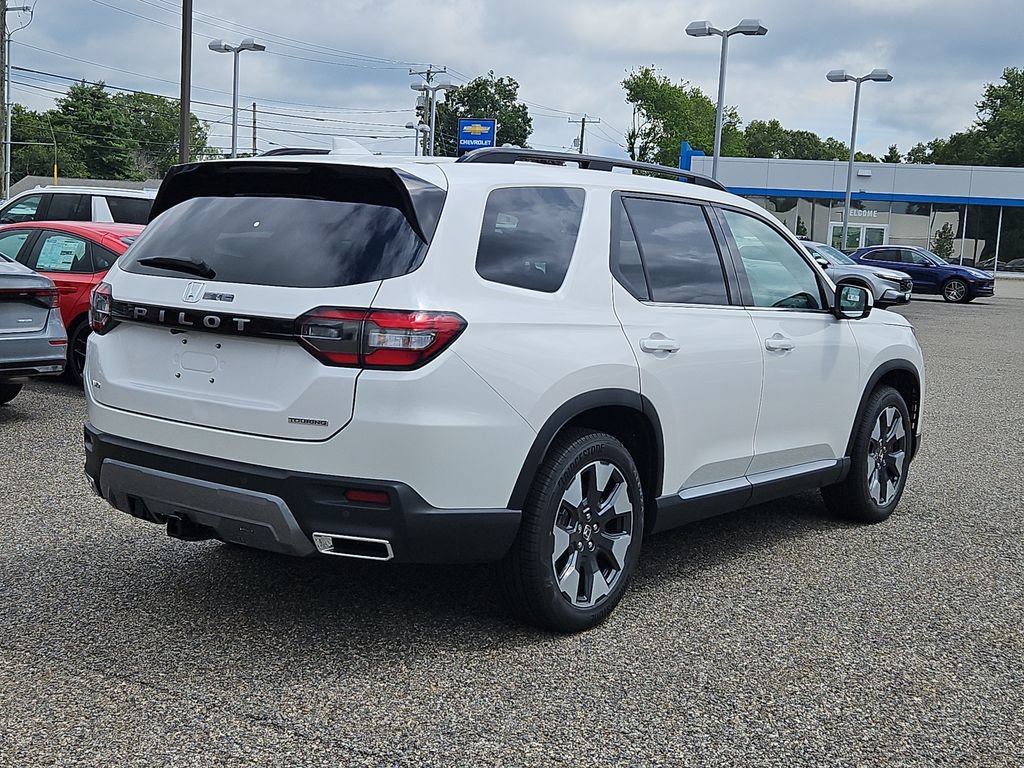 New 2026 Honda Pilot Touring image 3