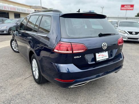 Used 2018 Volkswagen Golf S image 35