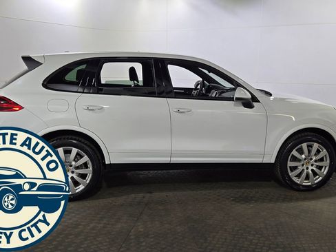 Used 2018 Porsche Cayenne Platinum Edition image 8