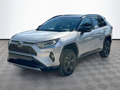 Used 2021 Toyota RAV4 XSE image 3