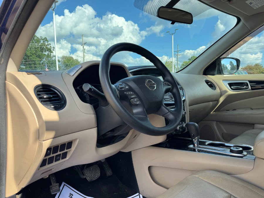 Used 2017 Nissan Pathfinder S AWD/4WD image 14