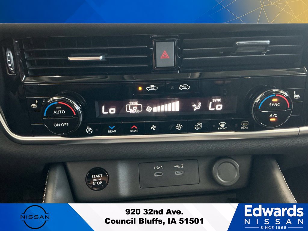 Used 2025 Nissan Rogue Platinum w/ Tech Package AWD/4WD image 29