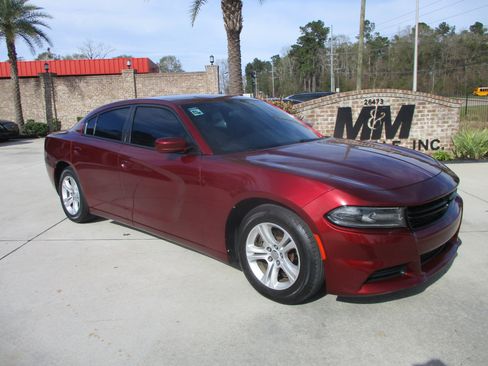 Used 2020 Dodge Charger SXT w/ Leather Interior Group image 2
