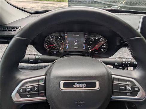 Used 2022 Jeep Compass Latitude AWD/4WD image 36