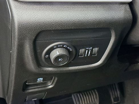 Used 2021 Jeep Grand Cherokee L Limited image 17