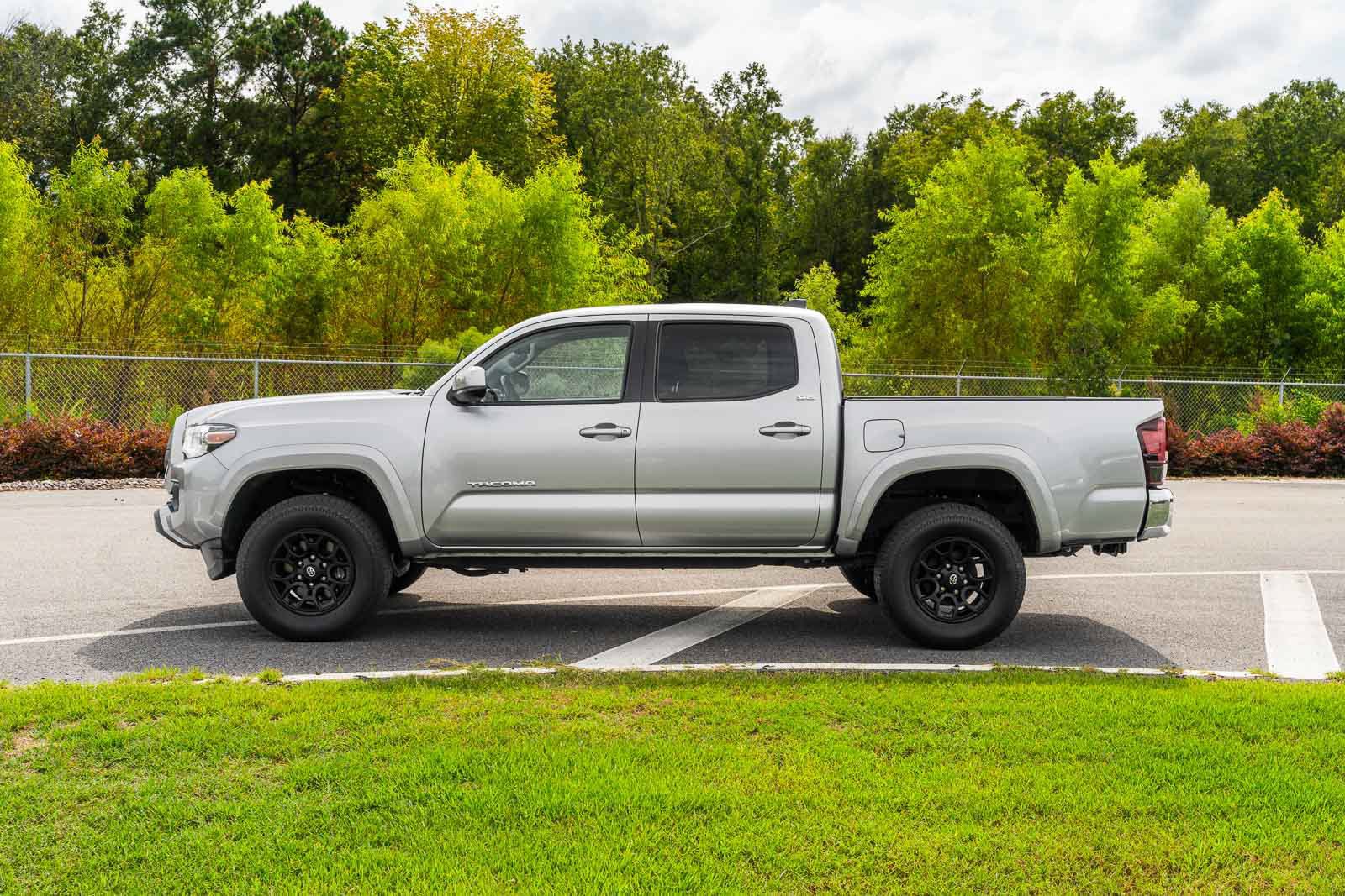 Used 2021 Toyota Tacoma SR5 RWD image 4