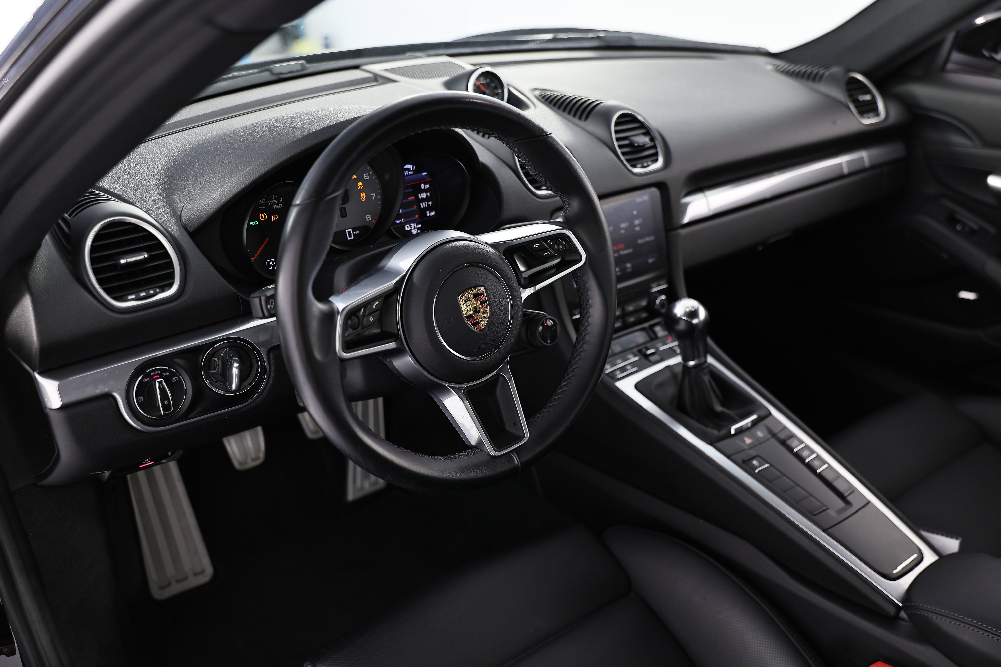 Certified 2024 Porsche 718 Cayman S RWD image 4