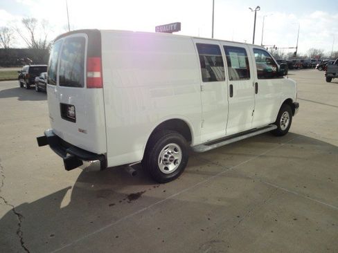 Used 2015 GMC Savana 2500 image 13