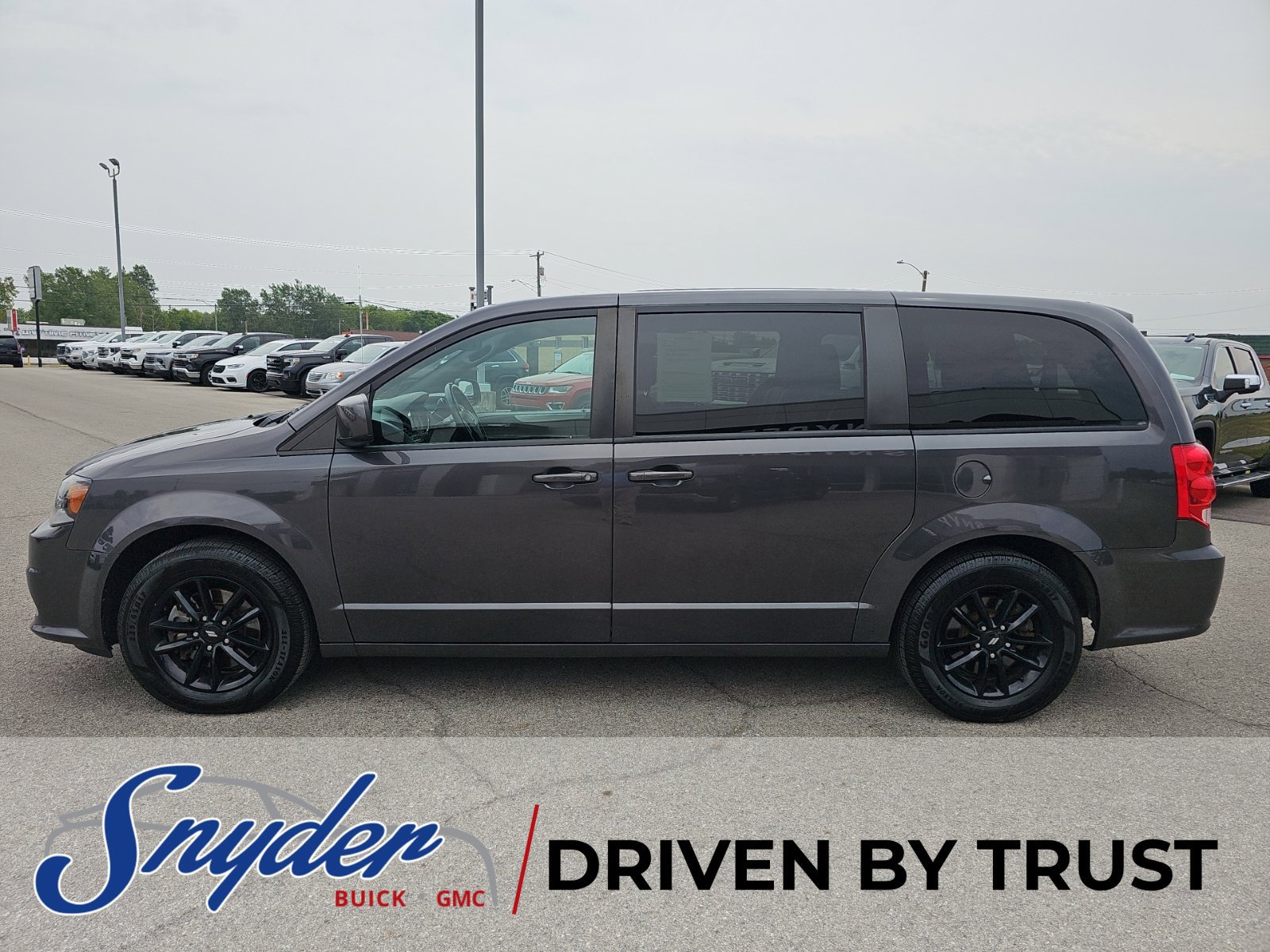 Used 2020 Dodge Grand Caravan GT FWD image 5