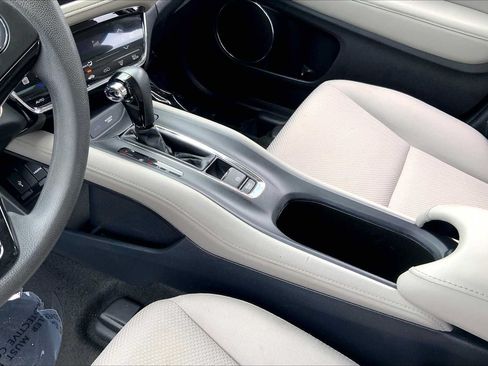 Used 2017 Honda HR-V EX image 17