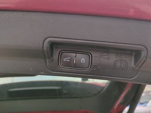 Used 2020 Ford Explorer XLT w/ Equipment Group 202A image 10