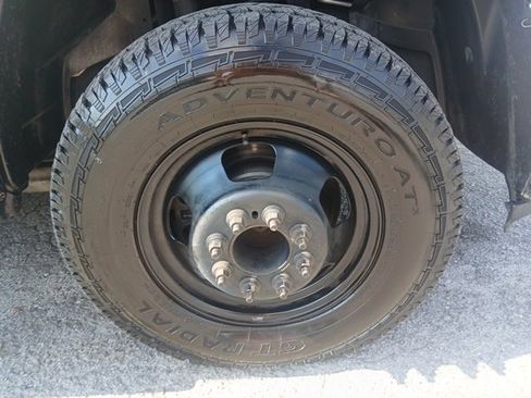 Used 2018 RAM 3500 Tradesman w/ Chrome Appearance Group image 11