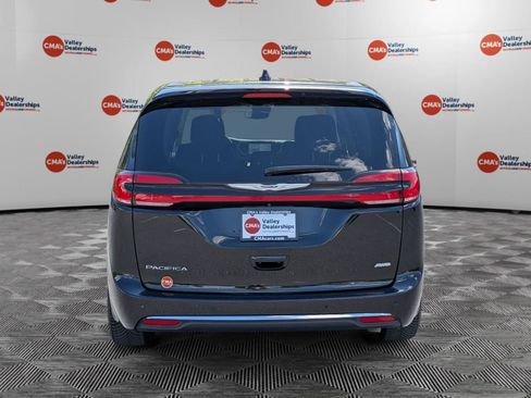 Used 2024 Chrysler Pacifica Touring-L AWD/4WD image 6