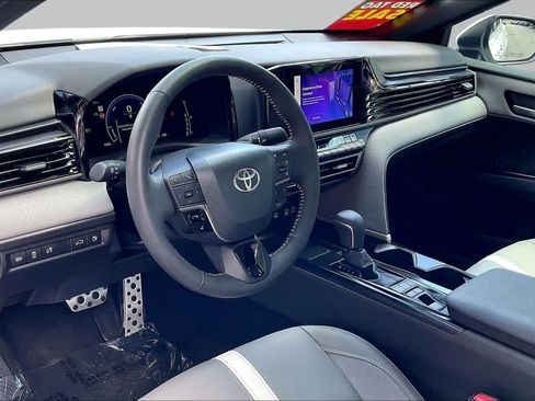 Used 2026 Toyota Camry SE w/ Convenience Package FWD image 14