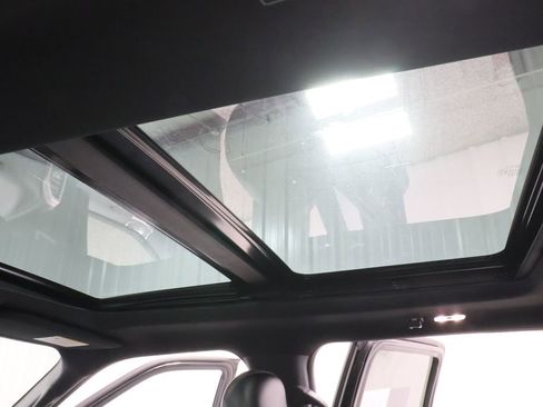 Used 2017 Ford F150 Lariat image 9