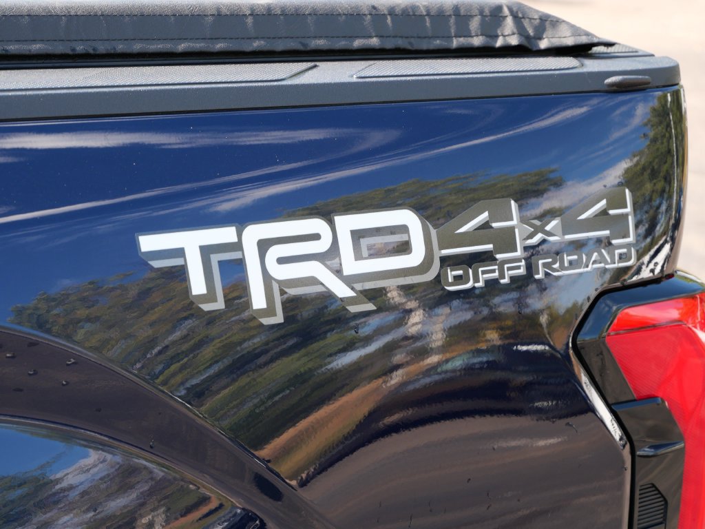 Certified 2022 Toyota Tundra SR5 w/ TRD Off-Road Package AWD/4WD image 10
