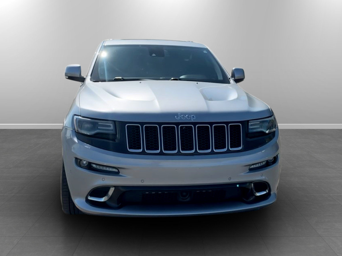 Used 2015 Jeep Grand Cherokee SRT w/ Luxury Group II AWD/4WD image 2