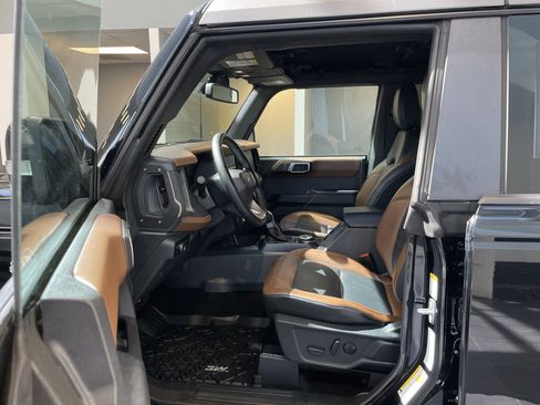 Used 2024 Ford Bronco Outer Banks AWD/4WD image 16