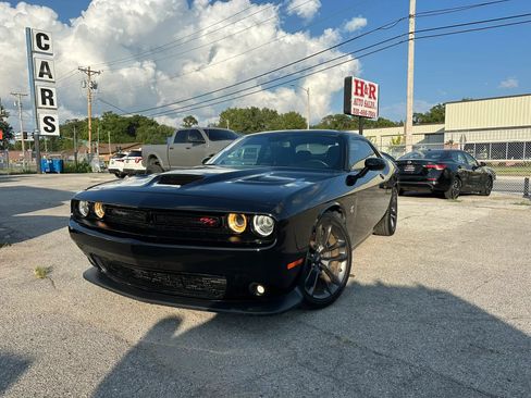Used 2021 Dodge Challenger R/T Scat Pack RWD image 1