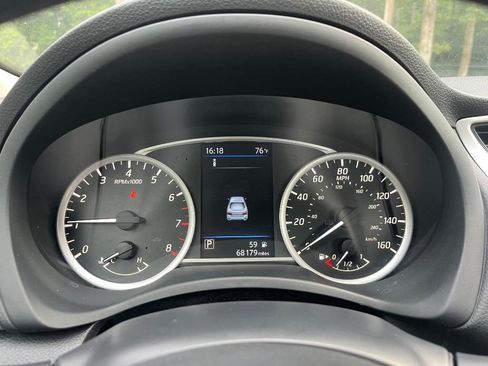 Used 2019 Nissan Sentra SV FWD image 39