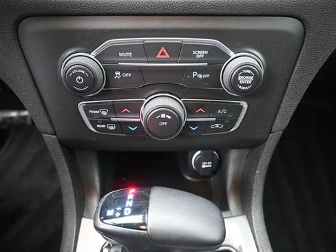 Used 2022 Dodge Charger SXT w/ Blacktop Package RWD image 4
