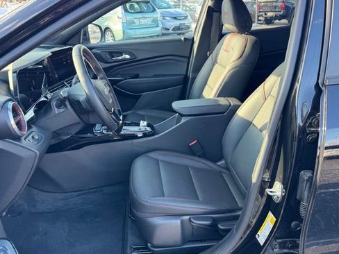 Used 2025 Chevrolet Trax RS w/ Sunroof Package image 12